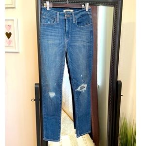 EUC/LIKE NEW Levi’s 721 Vintage High Rise Skinny Jean